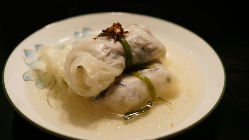 Ba-wan, boulette taïwanaise translucide nappée de sauce