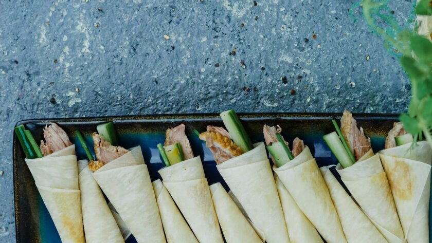 Beef roll taïwanais, galette de ciboule roulée garnie de bœuf